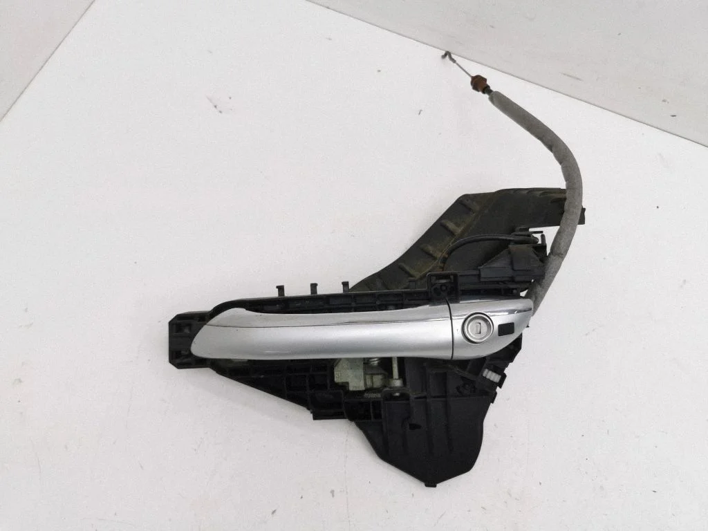 Front door exterior handle – left