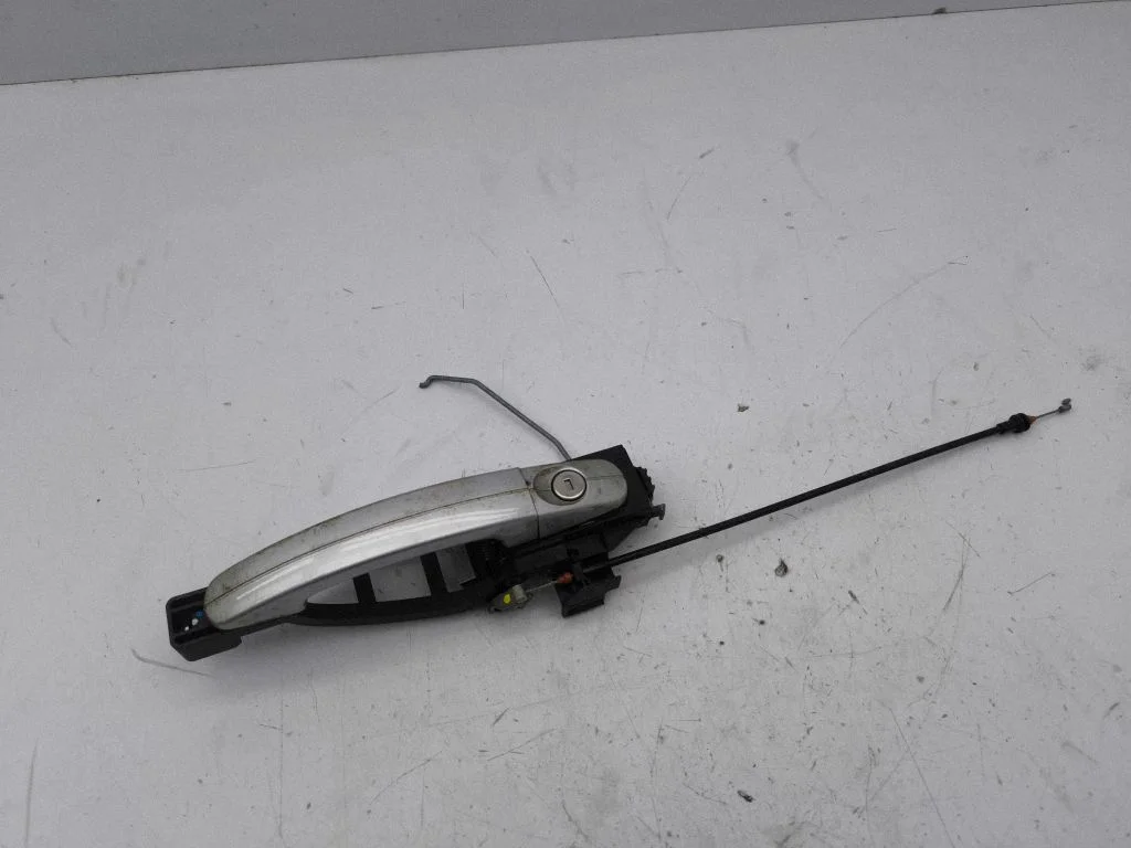 Front door exterior handle – right