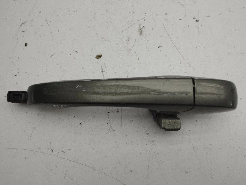 Front door exterior handle – right