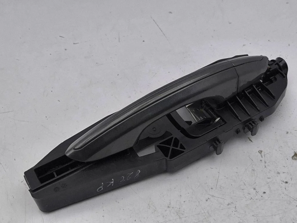 Front door exterior handle ES73F224N03AD