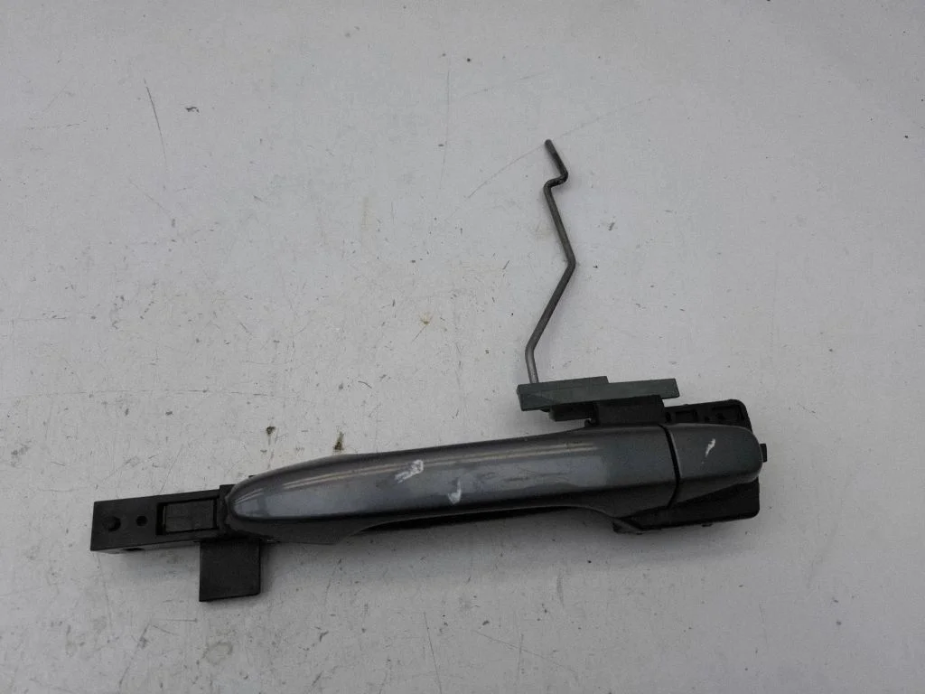 Front door exterior handle – left