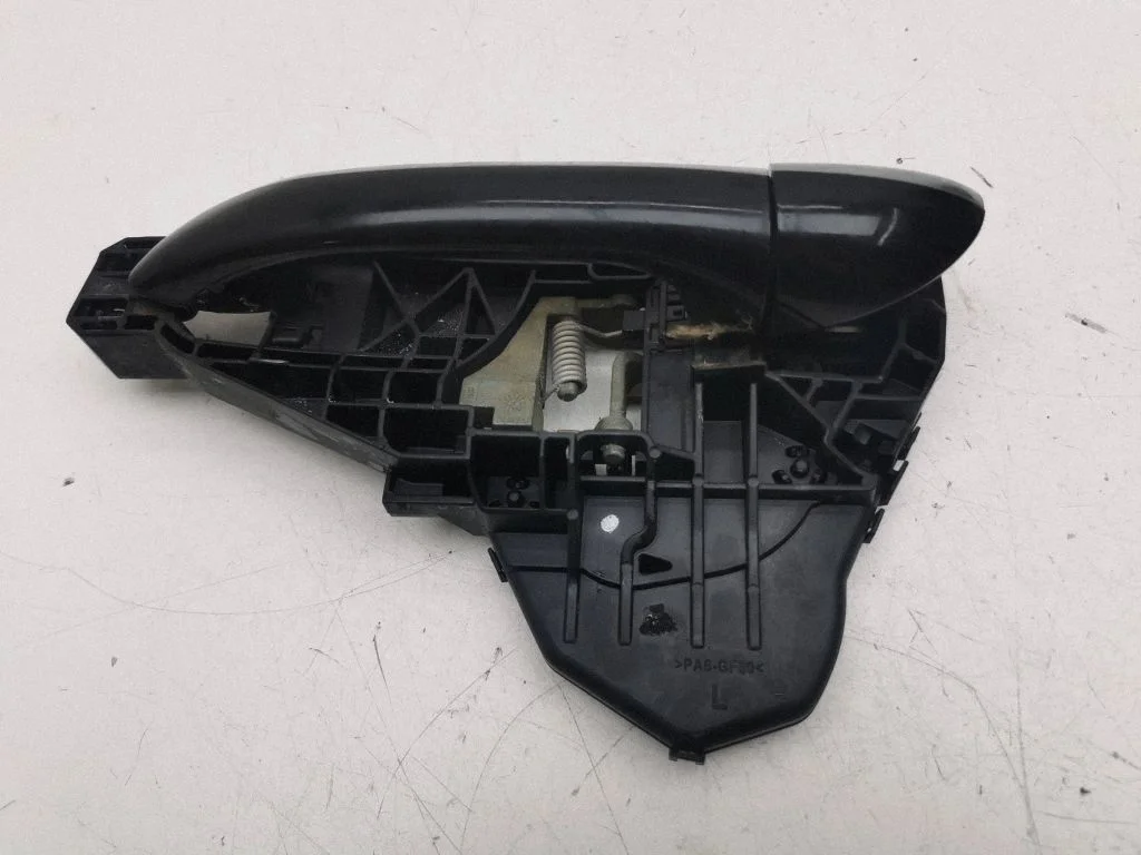 Front door exterior handle – left