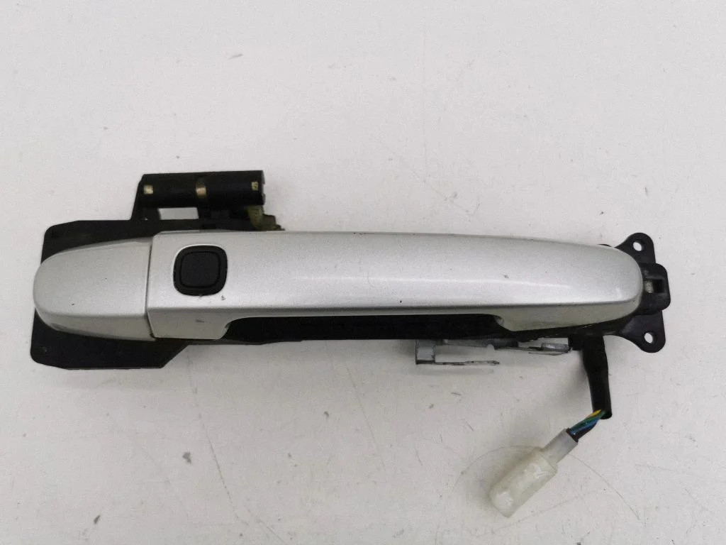 Front door exterior handle – right