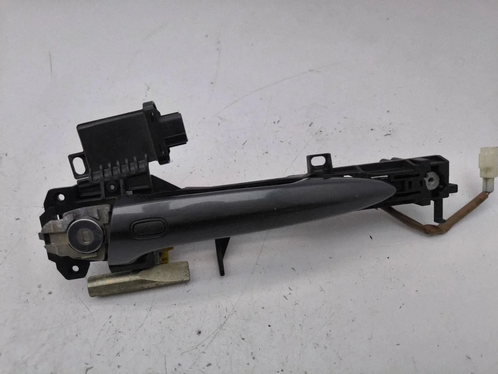 Front door exterior handle – Lexus IS 220D-250-350 (2006-2013)