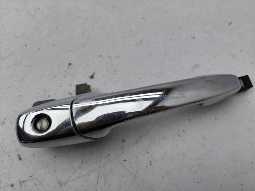 Front door exterior handle – right