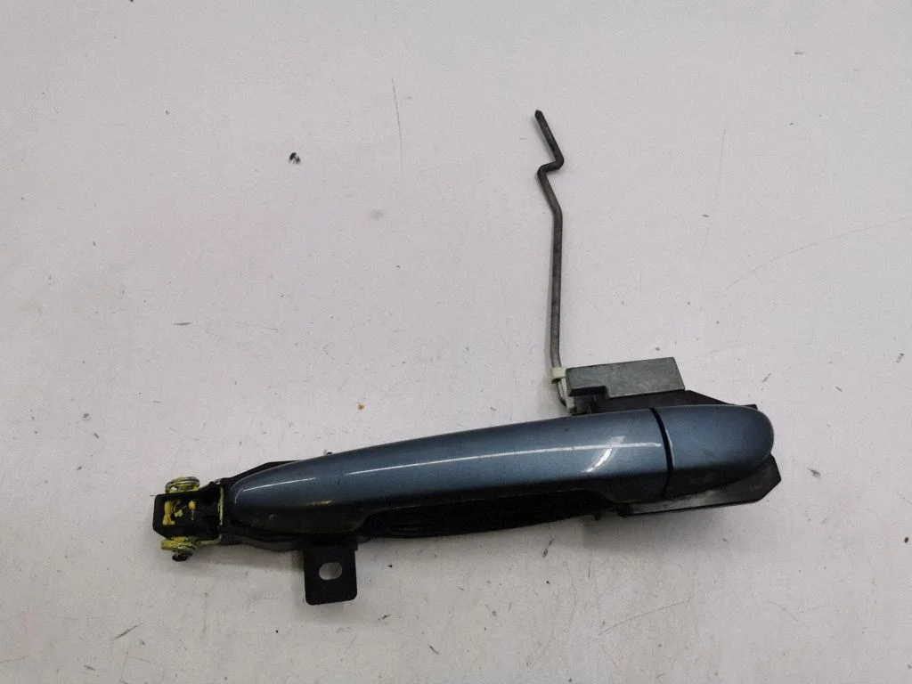 Front door exterior handle – left