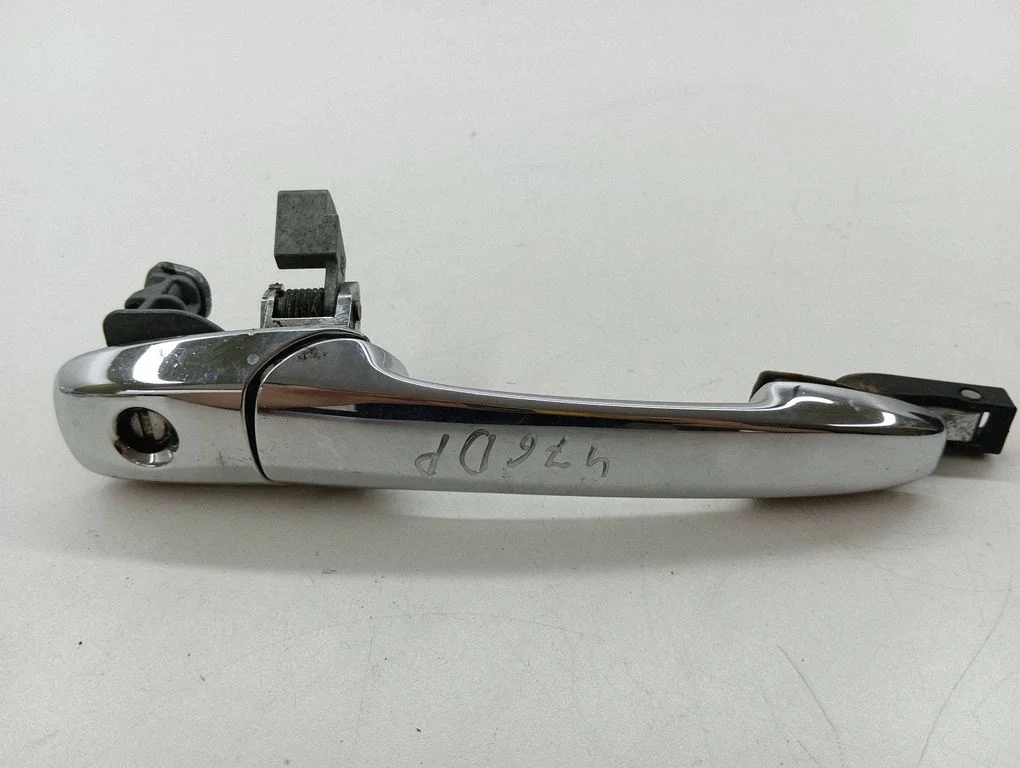 Front door exterior handle – right