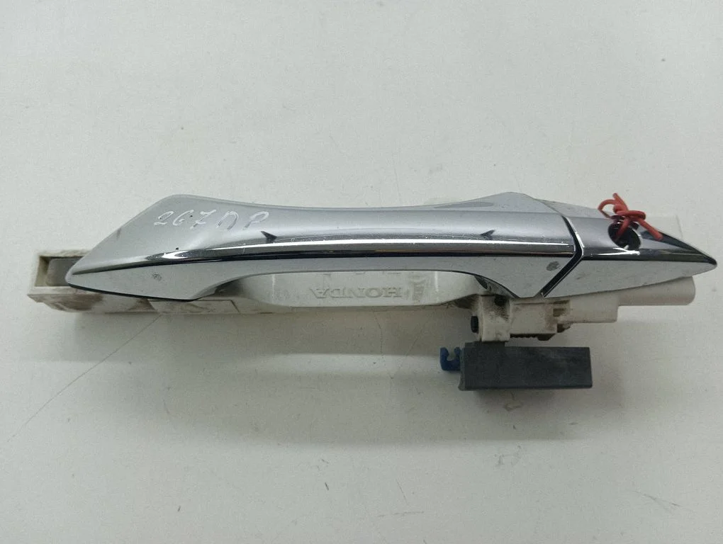 Front door exterior handle – right