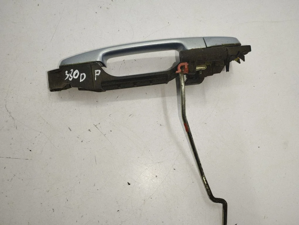 Front door exterior handle – front right
