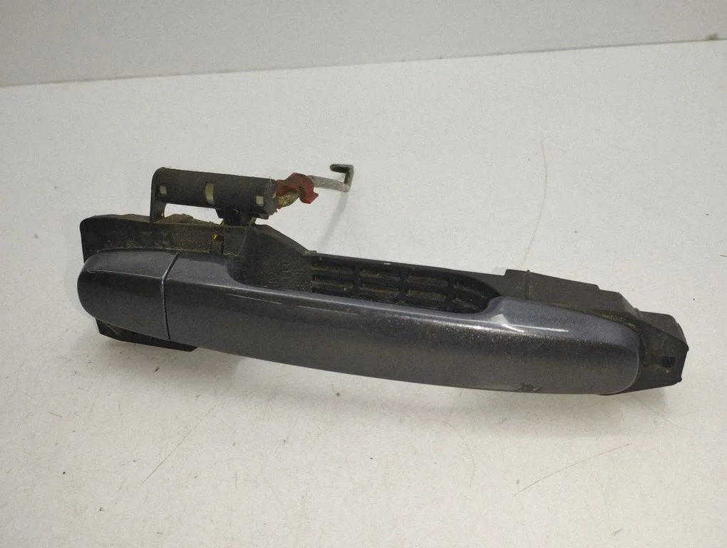 Front door exterior handle – right