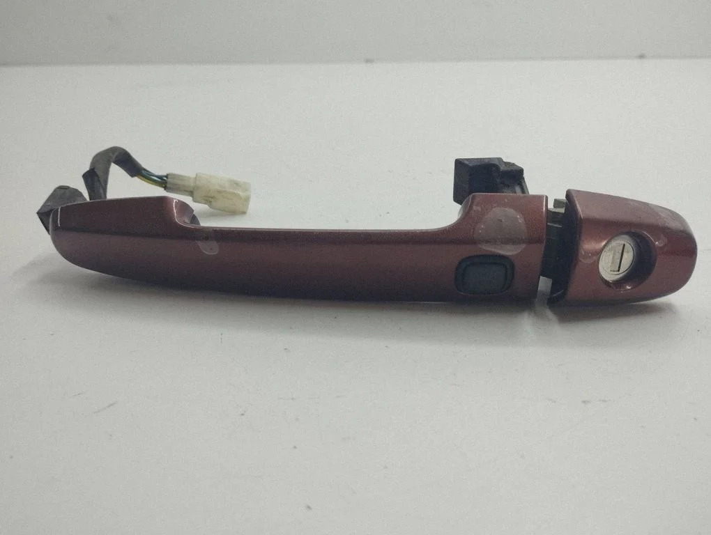 Front door exterior handle – left