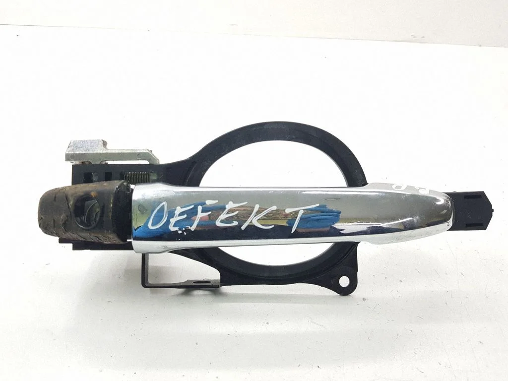 Front door exterior handle – right