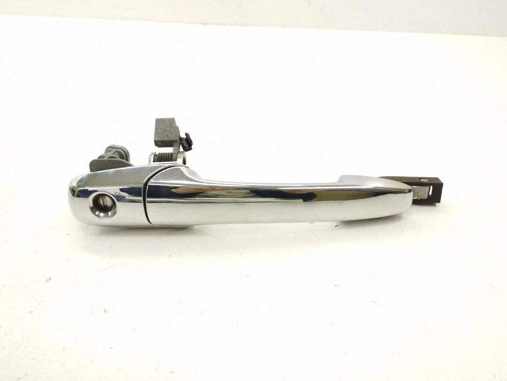 Front door exterior handle – right