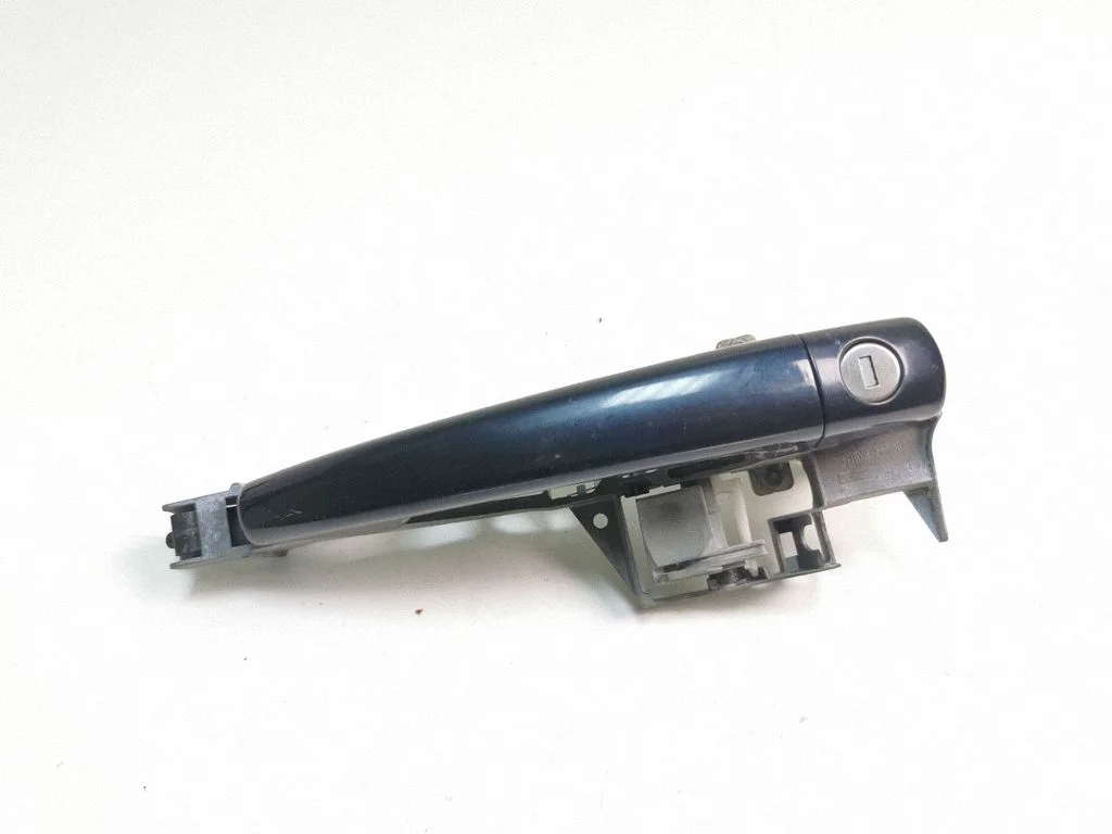 Front door exterior handle – right