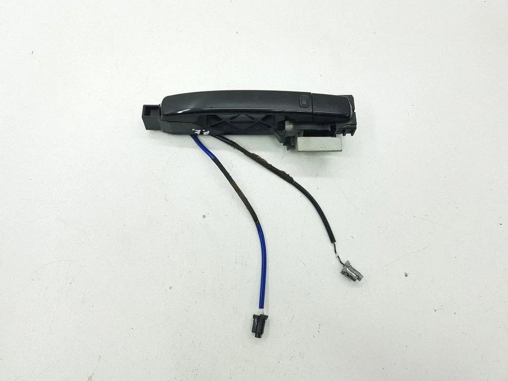 Esiukse välimine käepide 80610EB300