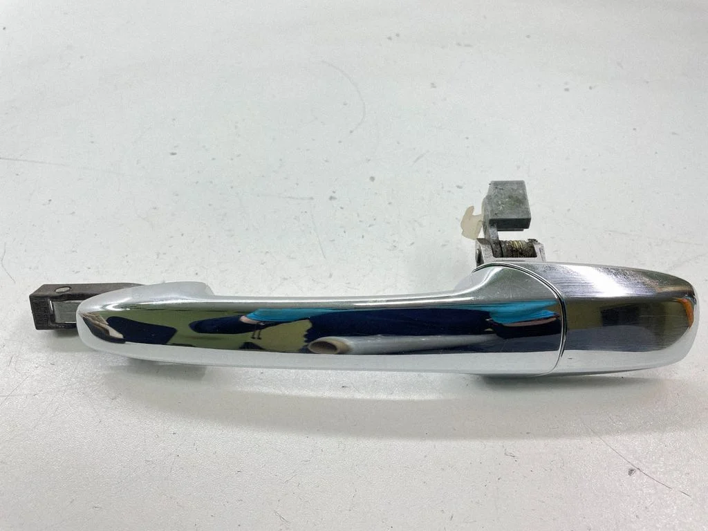 Front door exterior handle – left