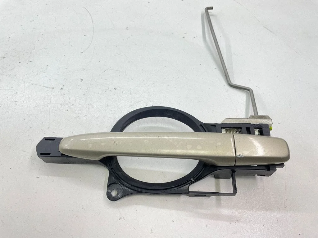 Front door exterior handle – left