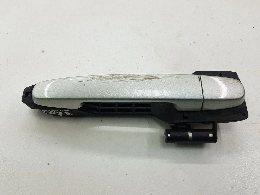 Front door exterior handle – Toyota Corolla Verso AR10 (2004-2009)