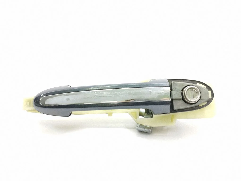 Front door exterior handle – right