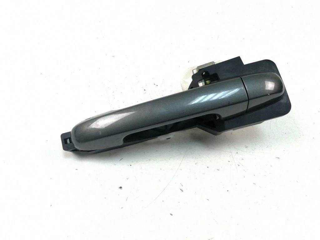 Front door exterior handle – left