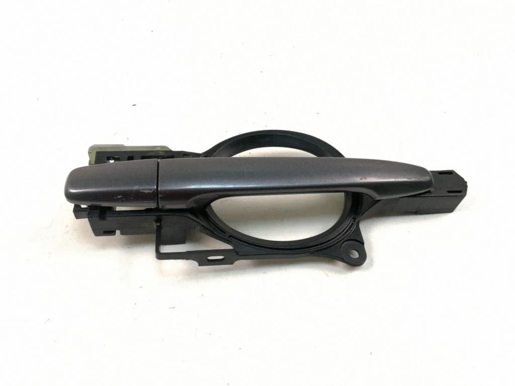 Front door exterior handle – right