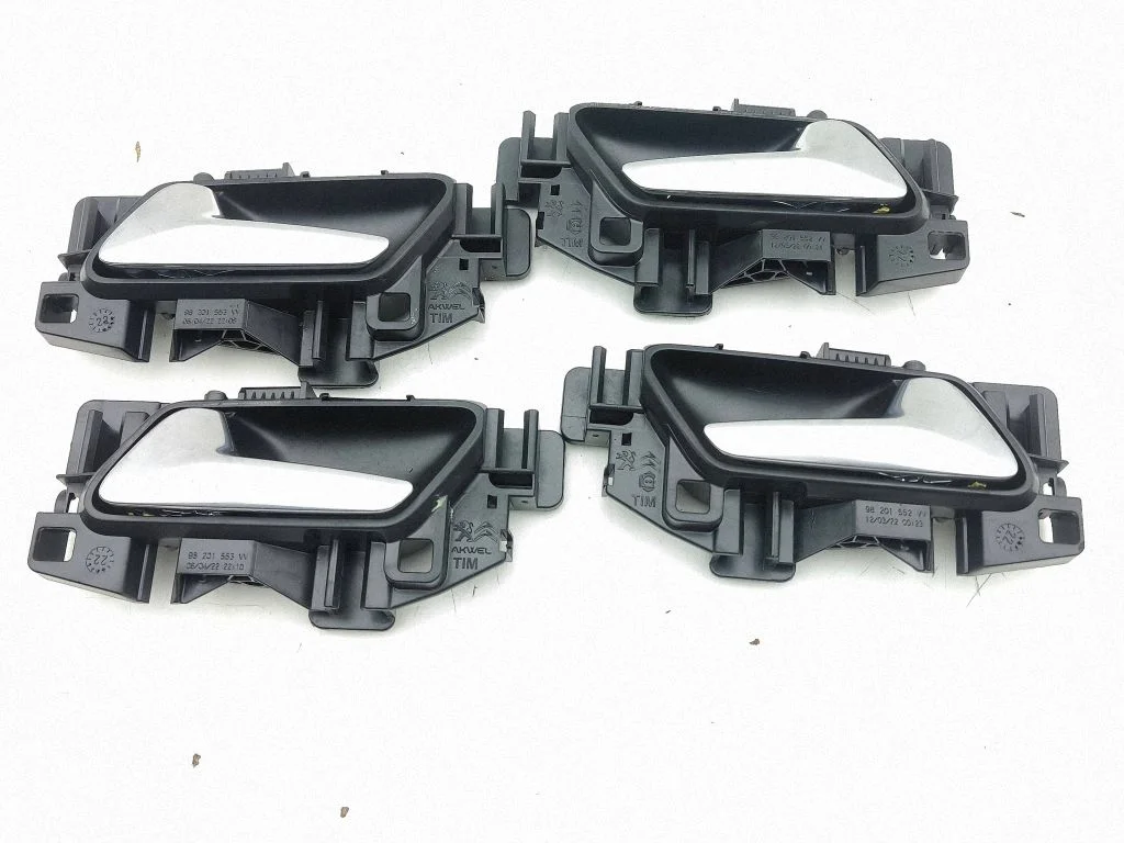 Front door interior handle A006AB01