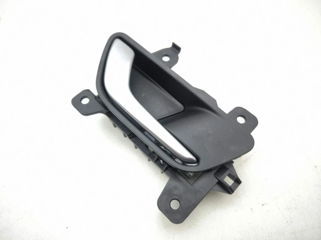 Front door interior handle 82623BE010