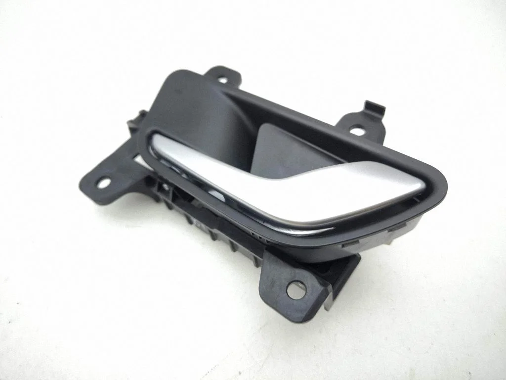 Front door interior handle 82613BE010