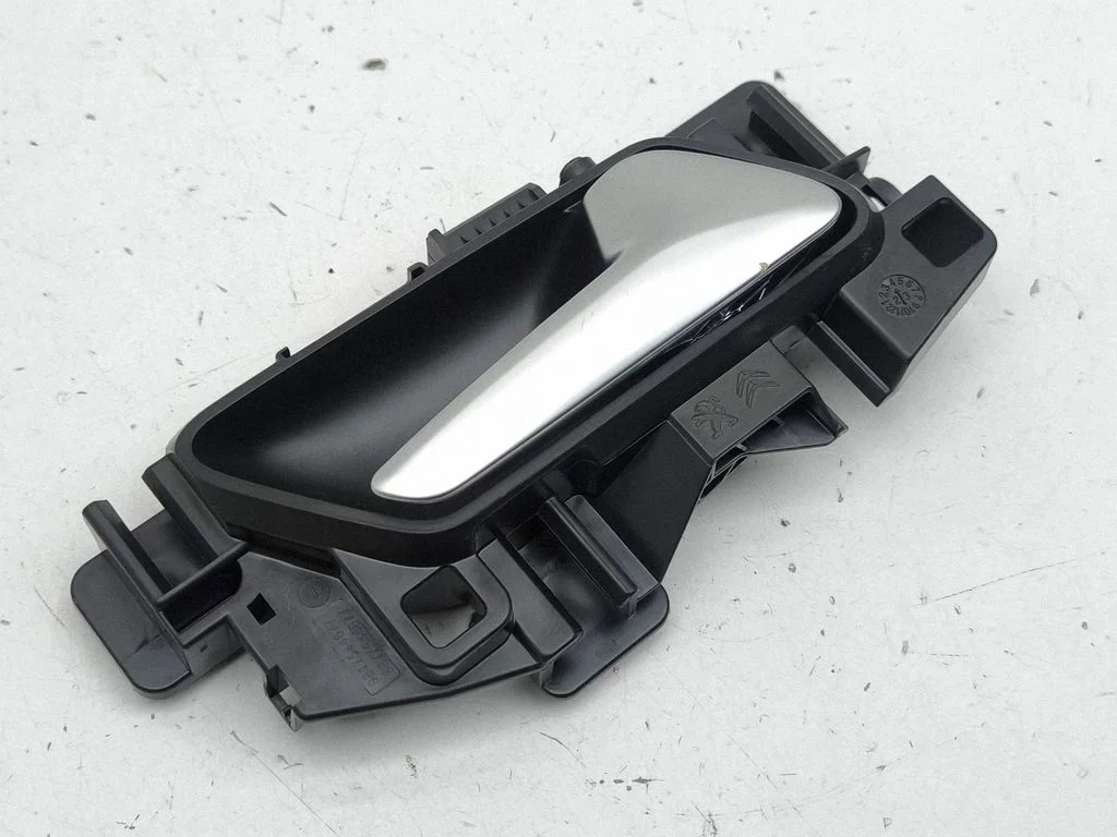 Front door interior handle 2021064002