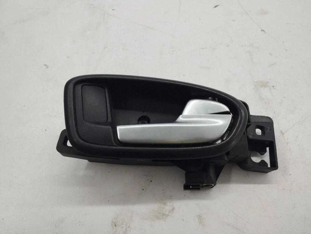Front door interior handle 6M21U22600