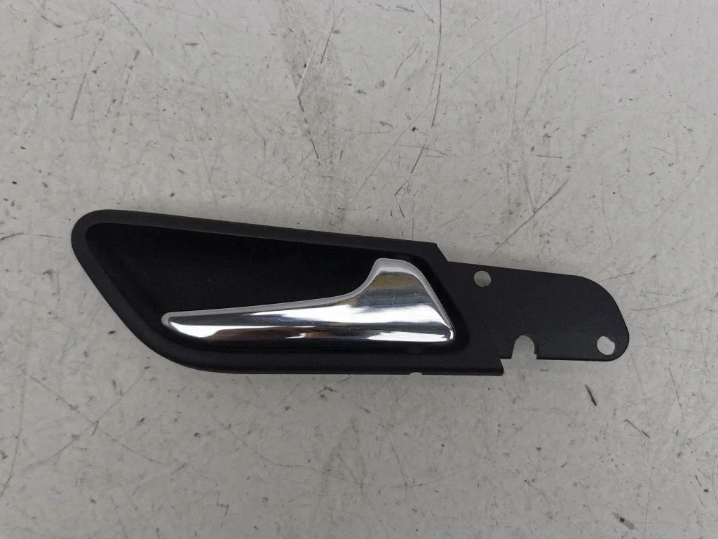 Front door interior handle A1697601061