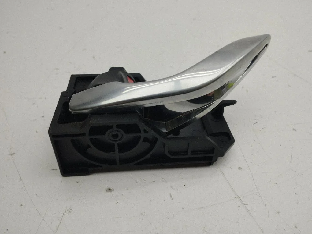 Front door interior handle T8315KD53