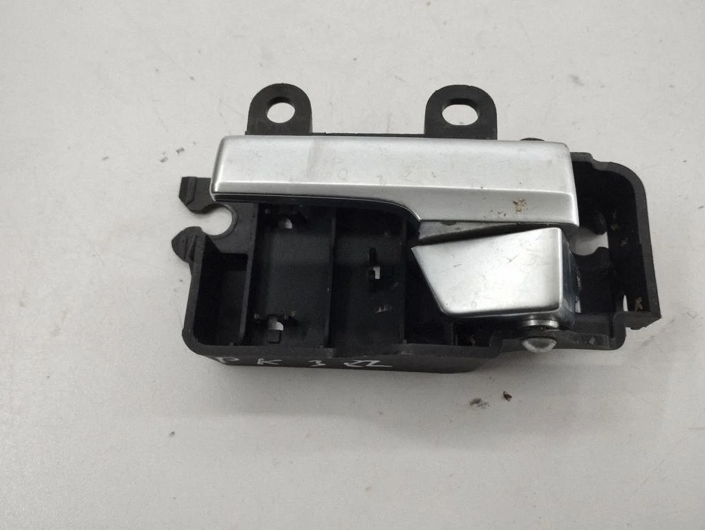 Front door interior handle 3M51R22601