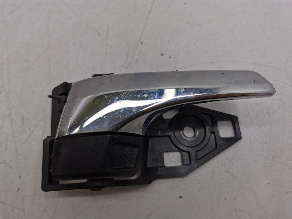 Front door interior handle – right