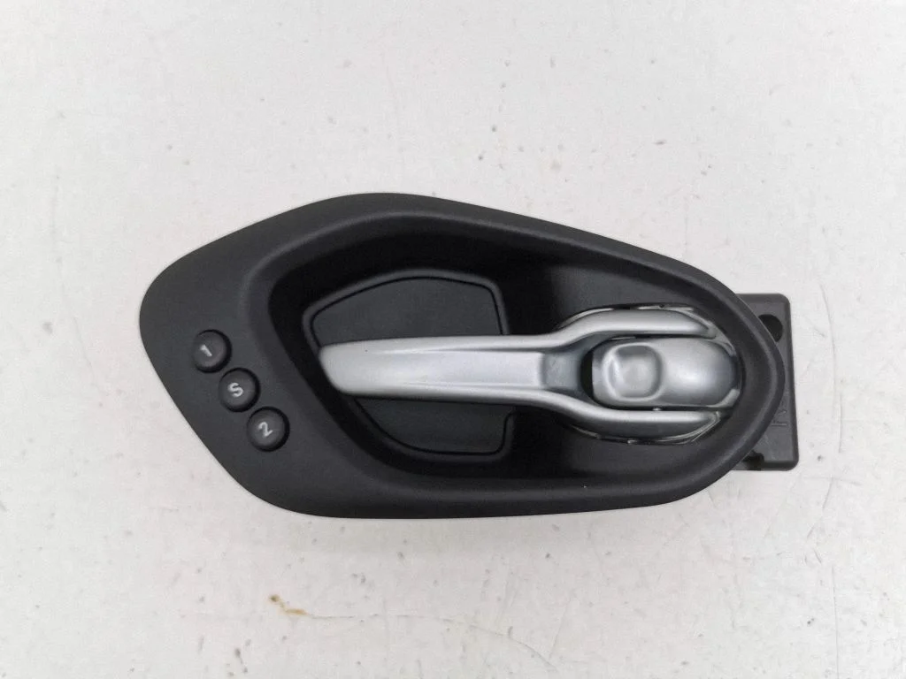 Front door interior handle 68141925AB