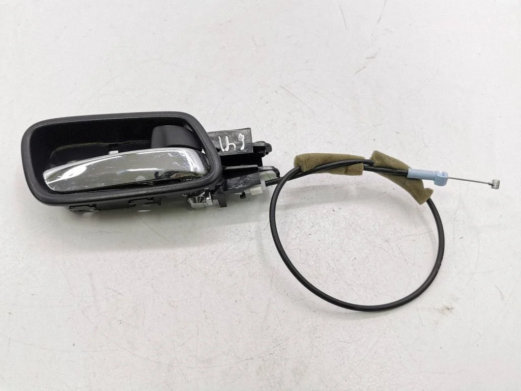 Front door interior handle – right