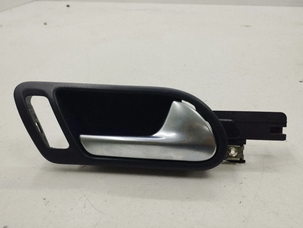 Front door interior handle – Volkswagen Golf Plus (2005-2013)