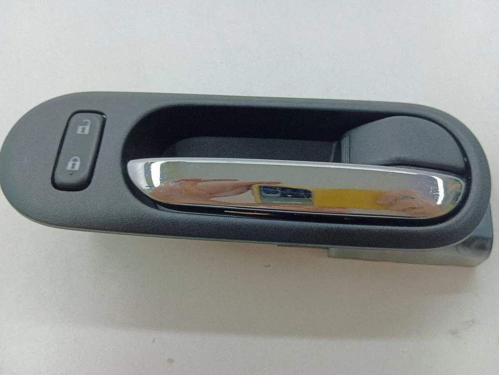 Front door interior handle – right