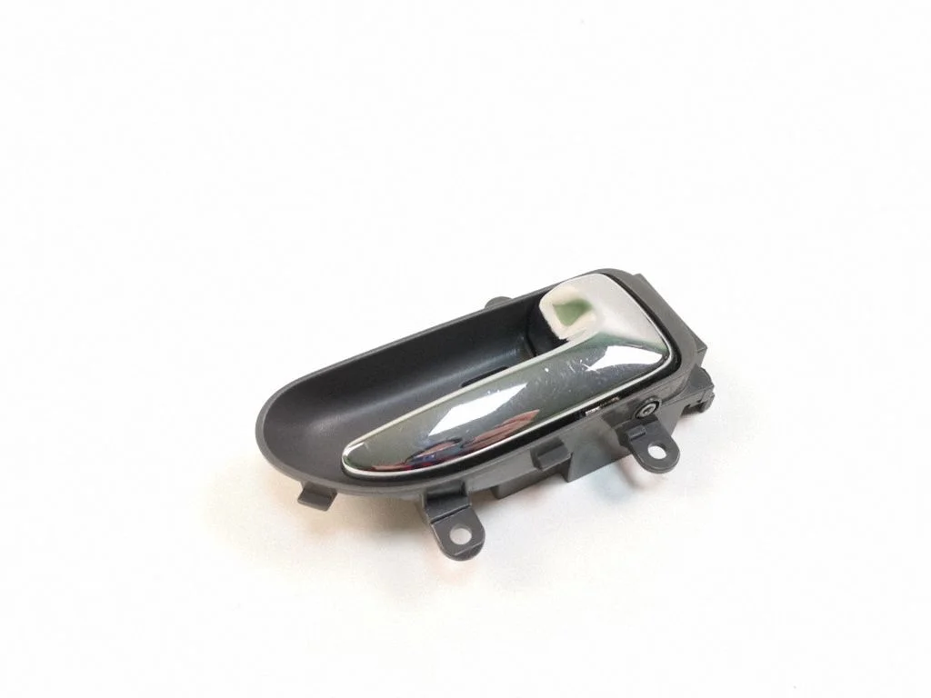 Front door interior handle – right