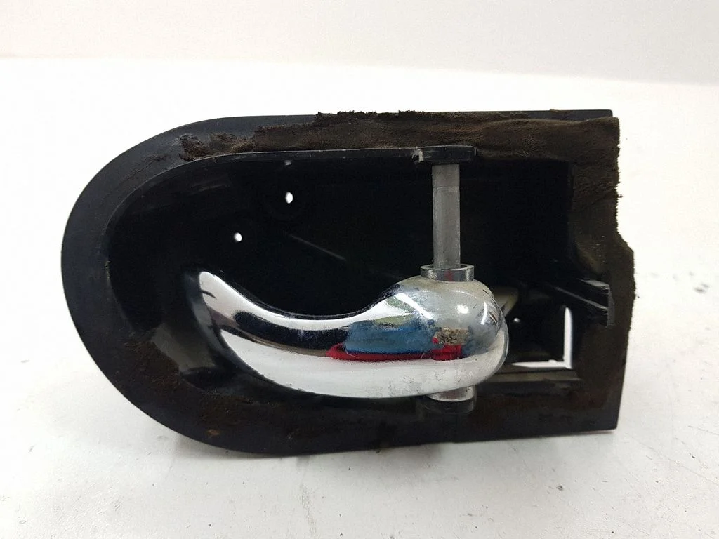 Front door interior handle 93BBF22600AE