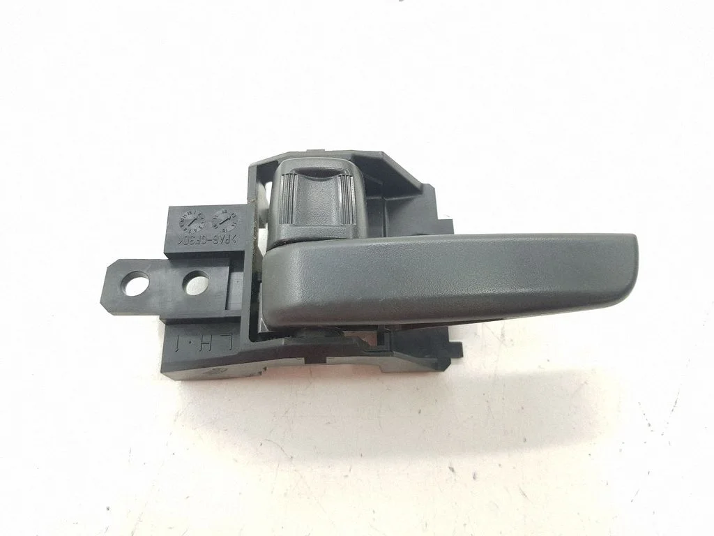 Front door interior handle 1302228