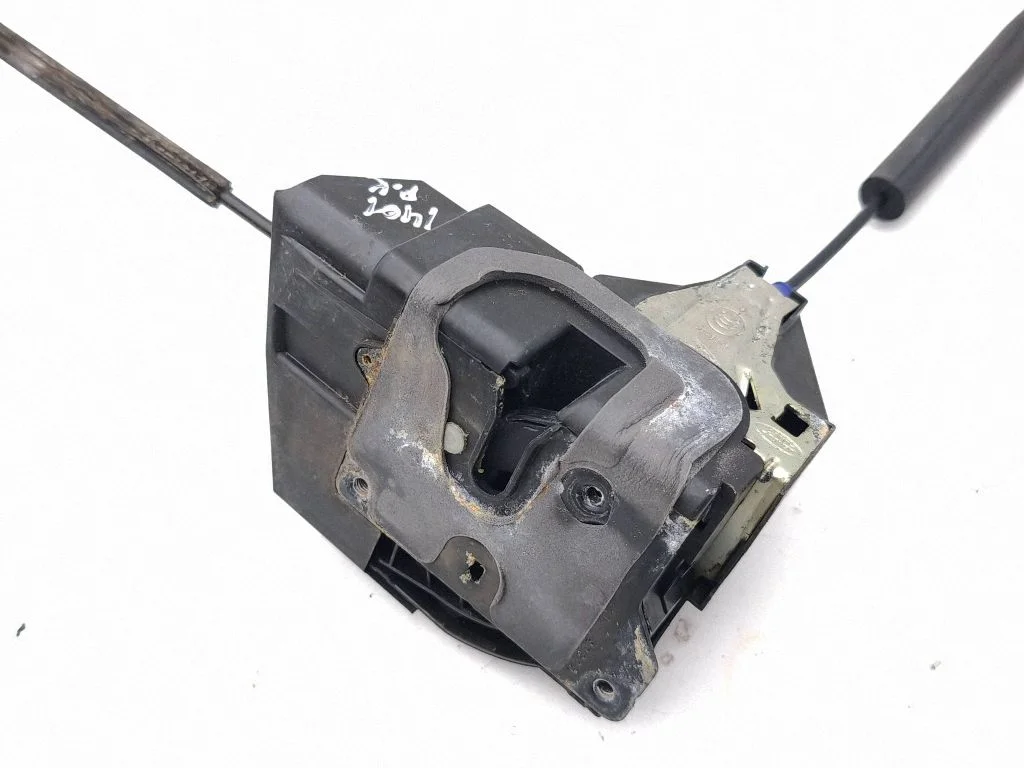 Priekšējo durvju slēdzene HK83203A29GB