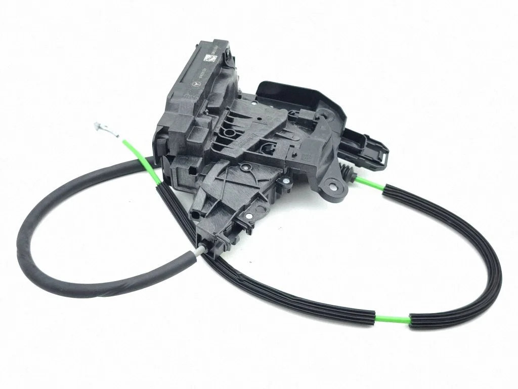 Zamek drzwi przednich A2230030899