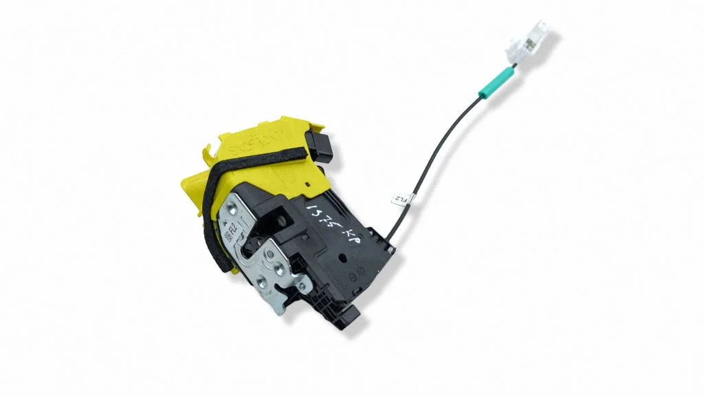 Front door lock 813C0DF210