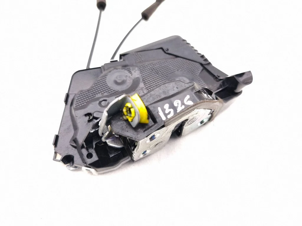 Esiukse lukk T4311180F3
