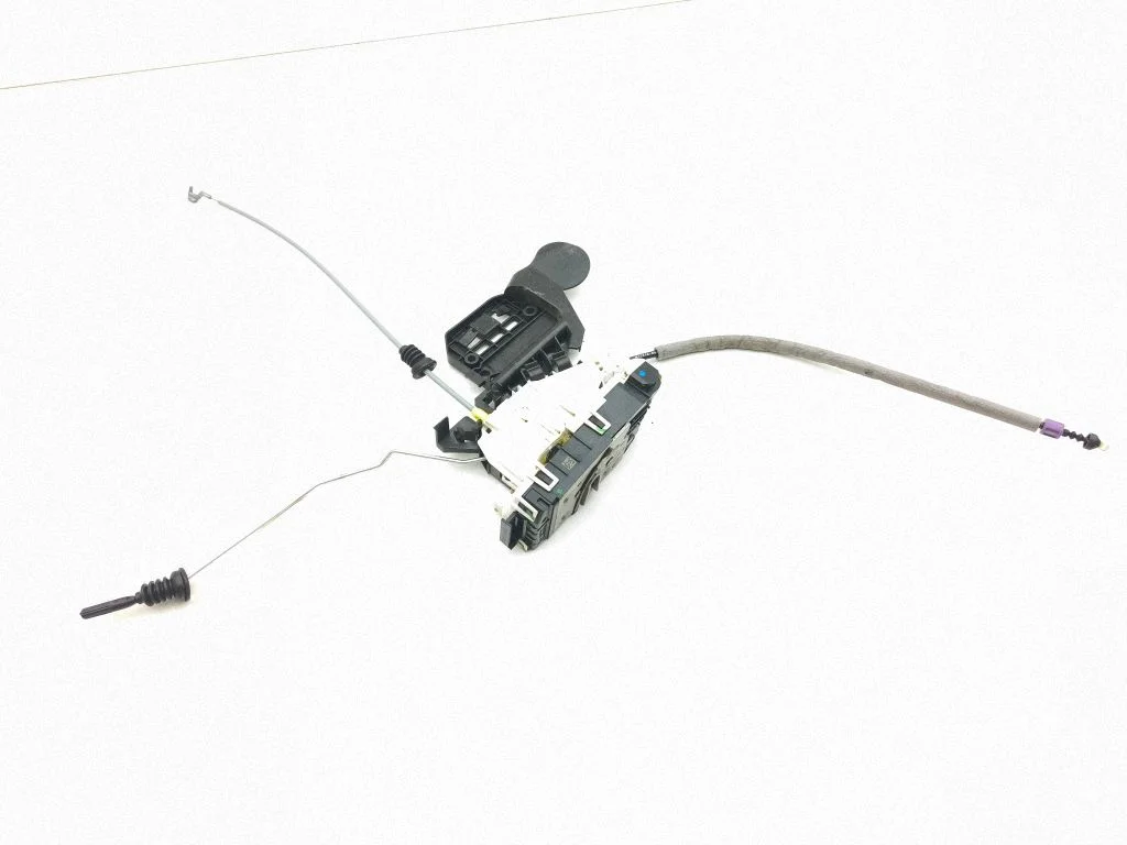 Front door lock 924817102