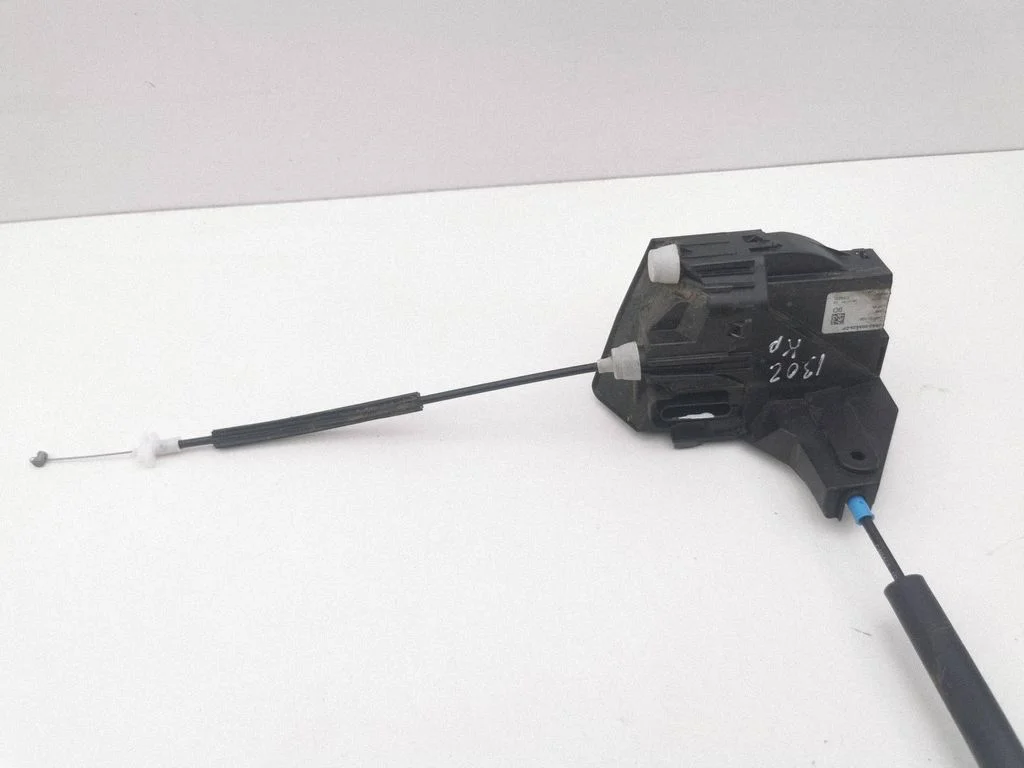 Esiukse lukk J8A2203A29DF
