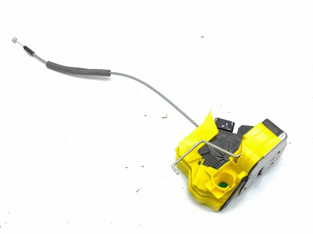 Front door lock 81320Q0100