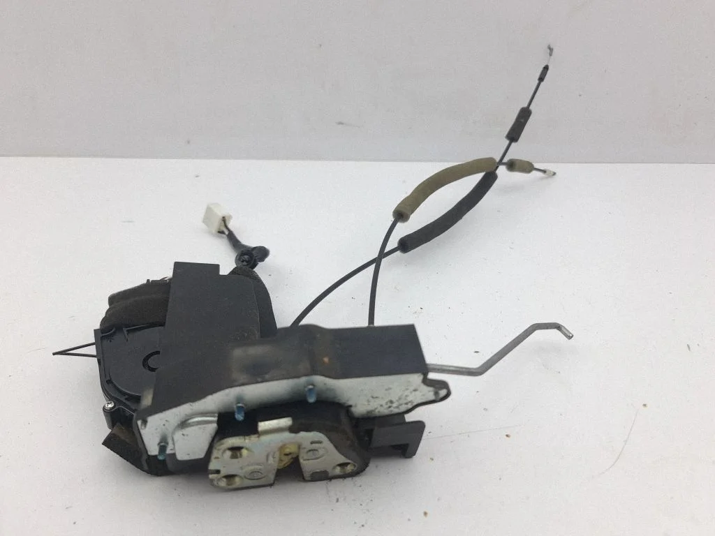 Front door lock – left