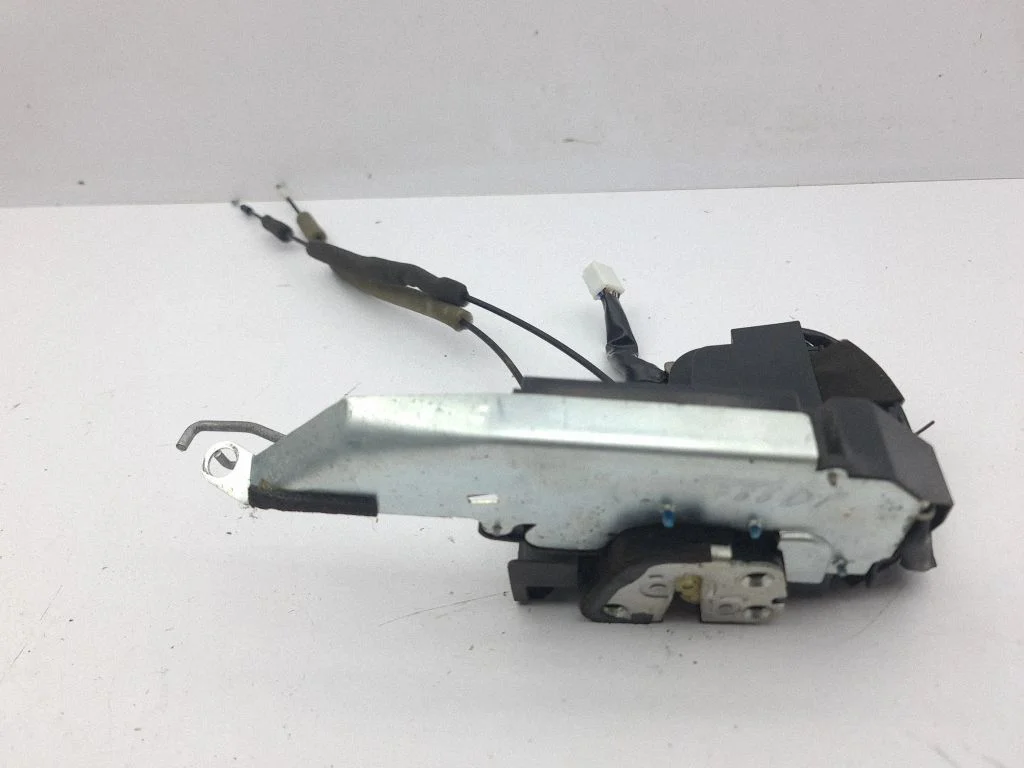 Front door lock – right